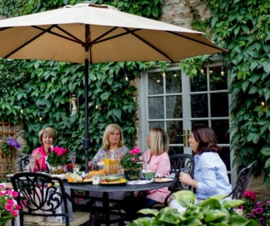 drugans-castle-mound-why-outdoor-dining-changes-how-people-go-out-group-women-on-patio